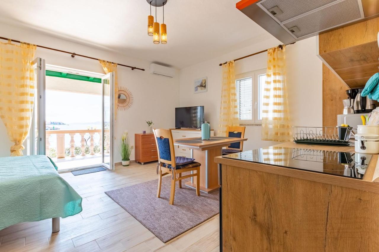 Mare-More Studio W Balcony And Beach Front And View Zadar Exterior photo