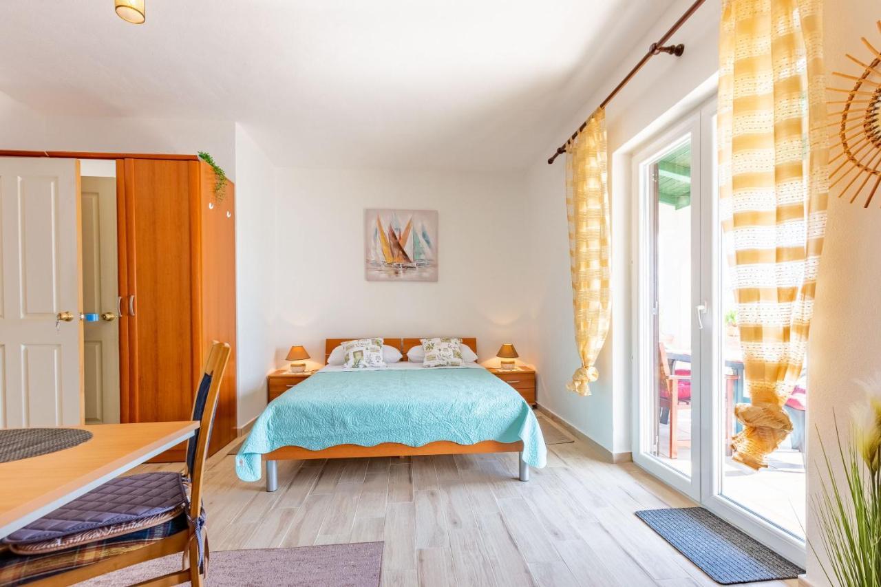 Mare-More Studio W Balcony And Beach Front And View Zadar Exterior photo
